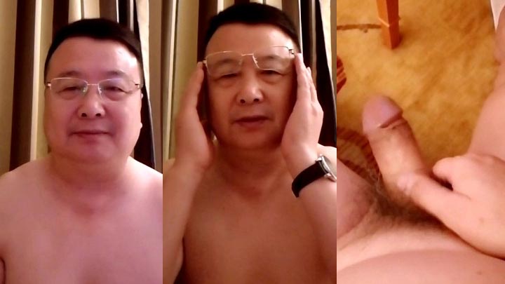 白胖老网红自然叔向客人直播推销肉体